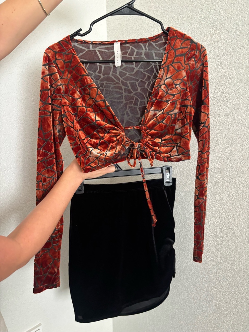 Women's Rust Cropped Velvet Drawstring Top